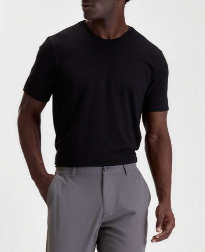 Moda masculina dos anos 90: guia completo de como usar o minimalismo ao seu favor
