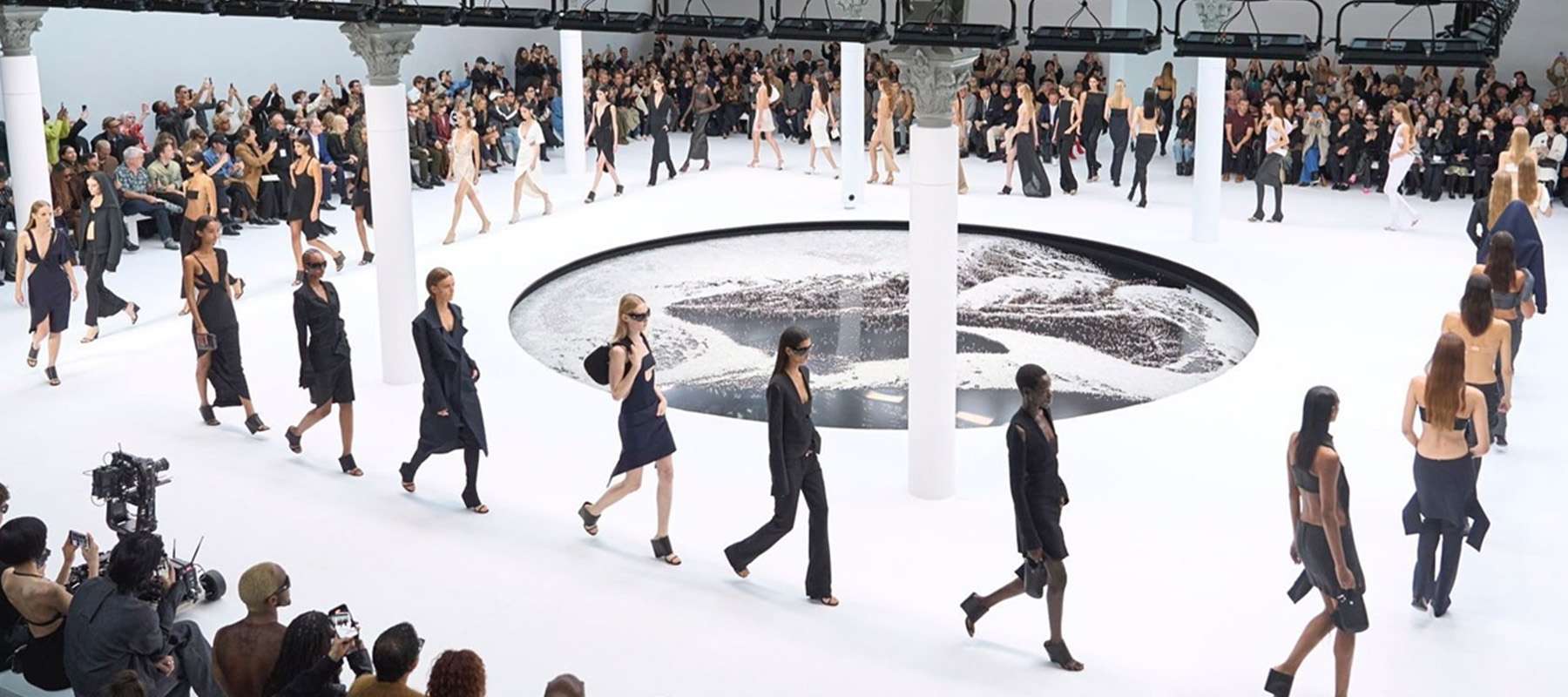 Desfile Courrèges SS25
