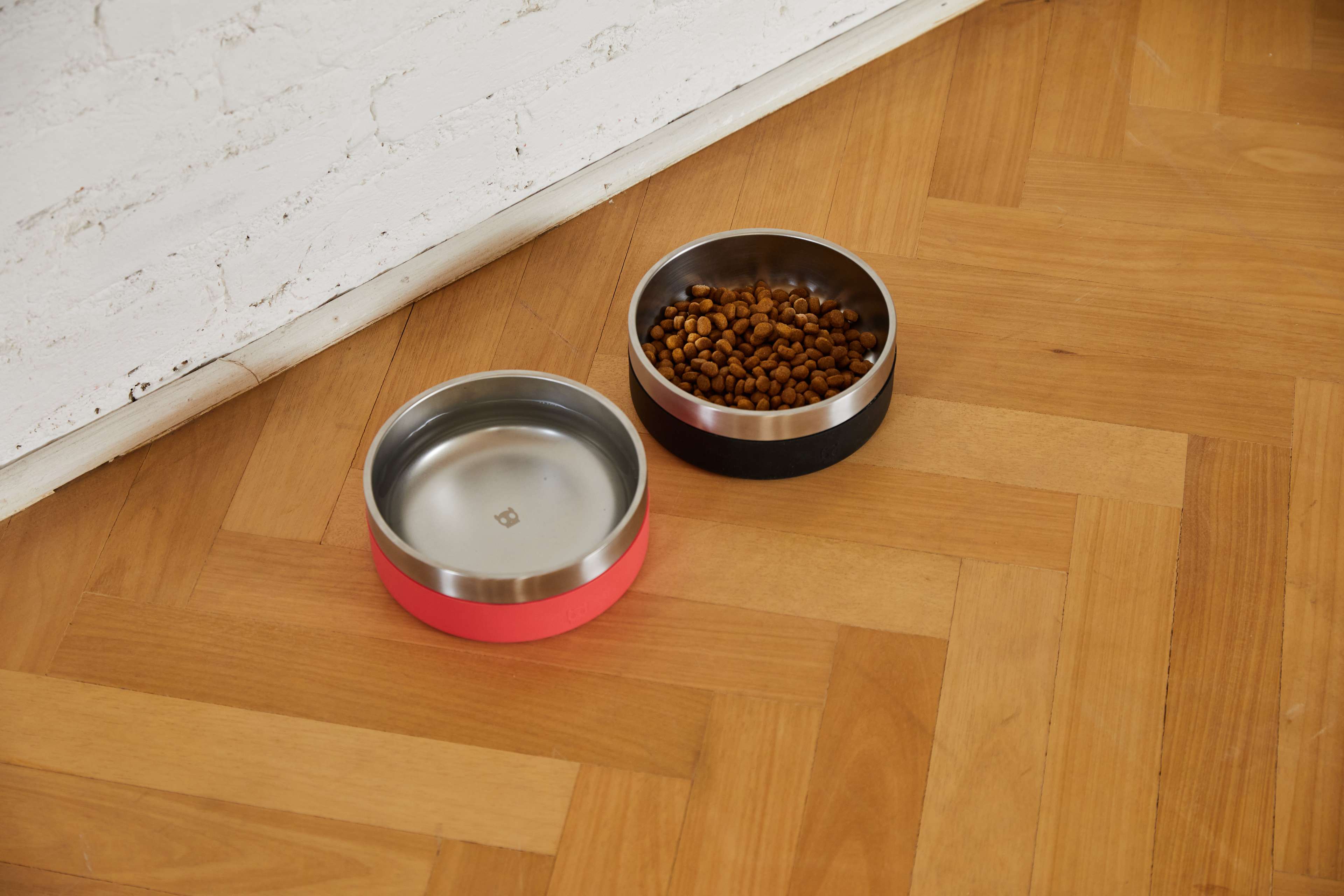 Imagem de comedouro e bebedouro